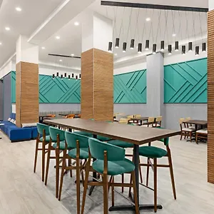 Lic - Laguardia West, An Ihg Nowy Jork