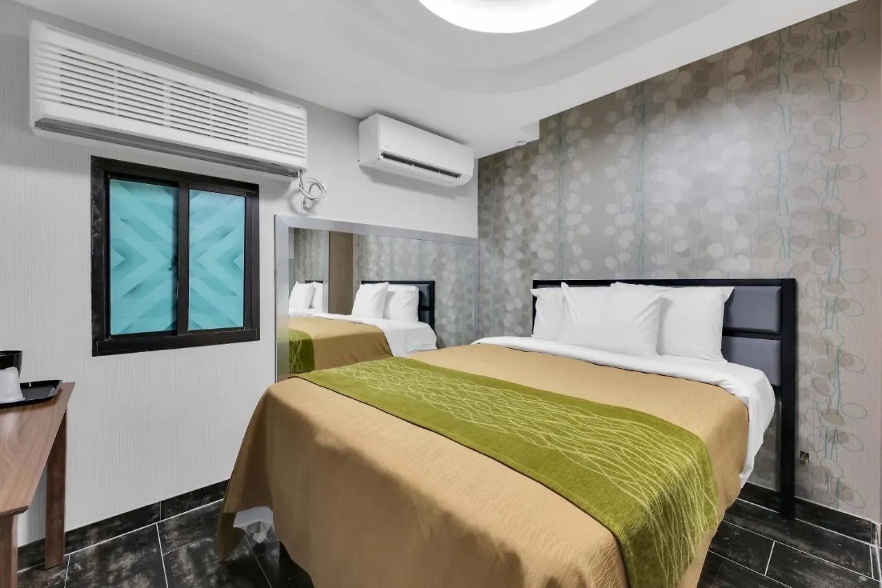 Hotel Mint Jfk Airport New York
